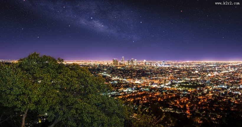 遥不可及的闪亮的星空图片