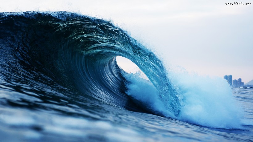 卷起的海浪图片