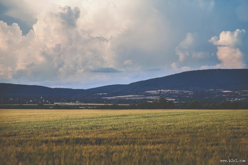 明朗的蓝天白云图片