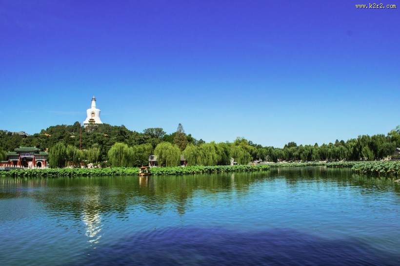 碧蓝的天空和湖水图片大全