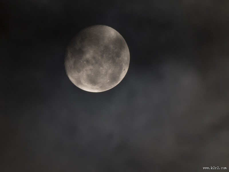 朦胧的月亮图片