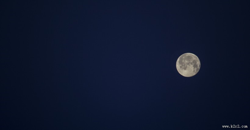 朦胧的月亮图片
