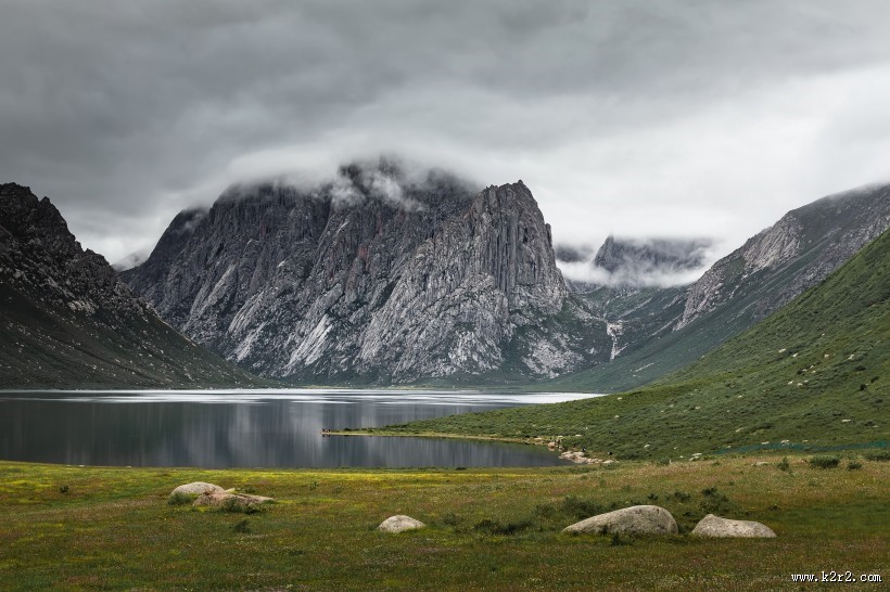 群山峻岭风景图片