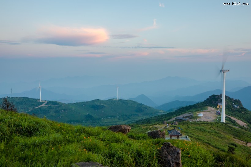 群山峻岭风景图片