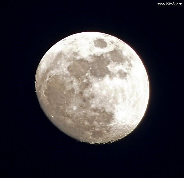 皎洁的月亮图片大全