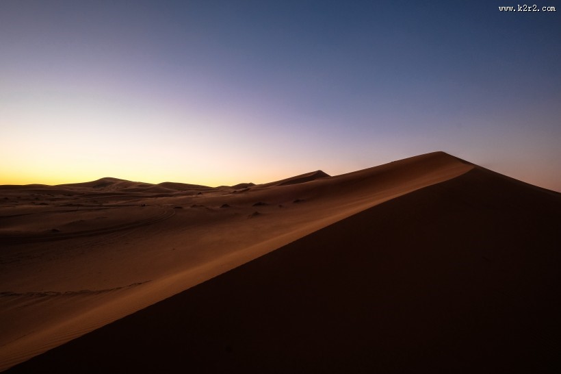 干旱的沙漠图片