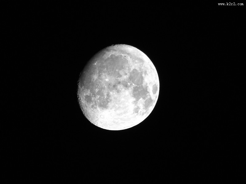 空中的月亮图片大全