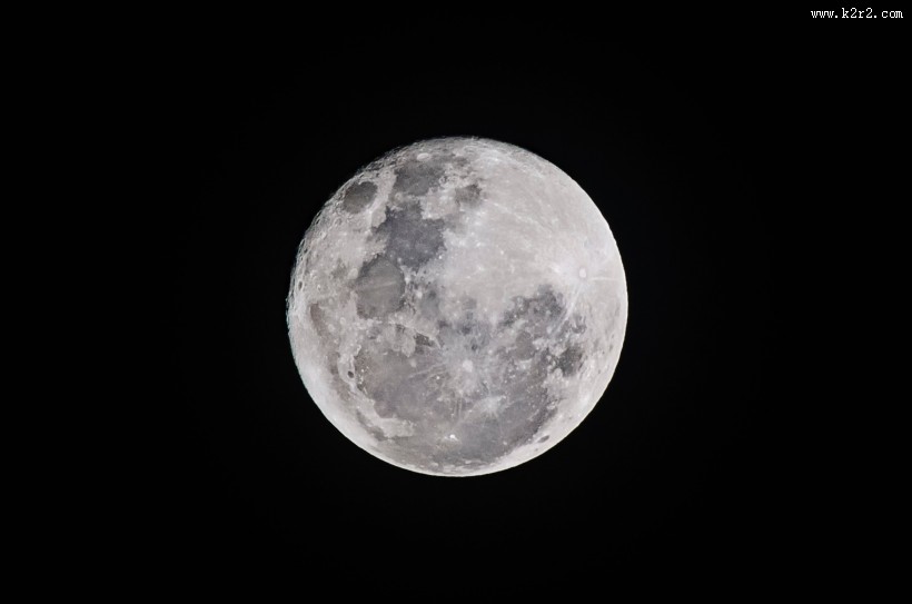 空中的月亮图片大全