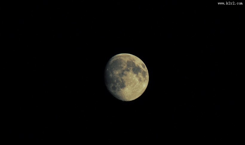 空中的月亮图片大全