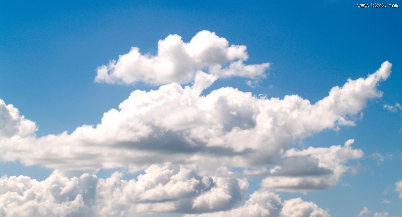 蓝天中的白云图片
