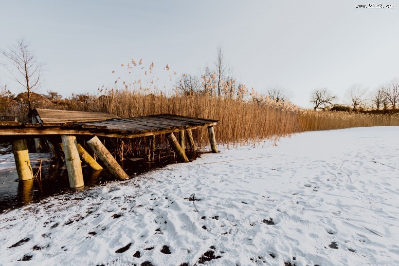 冻结的湖水图片