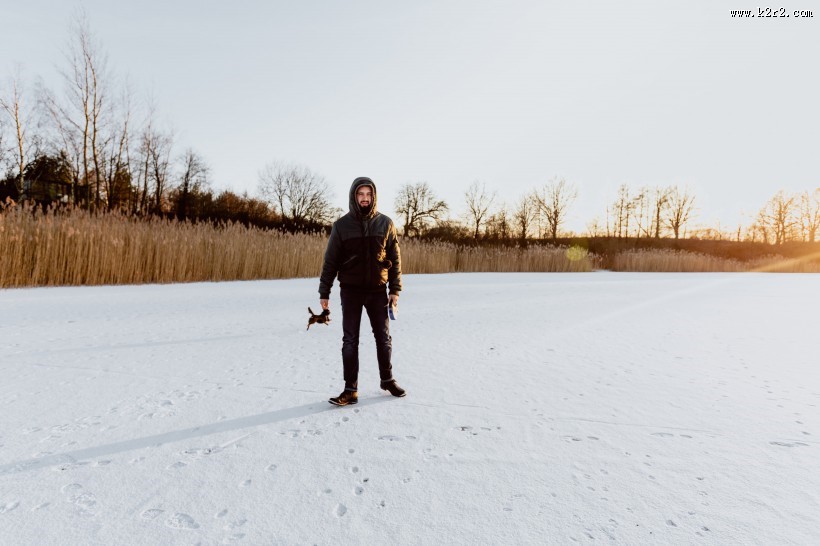 冻结的湖水图片