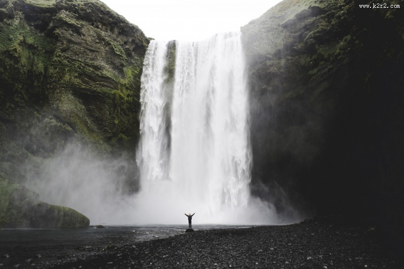 壮美的瀑布图片
