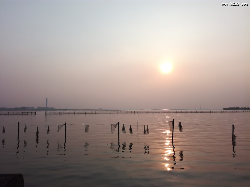 风平浪静的淀山湖图片