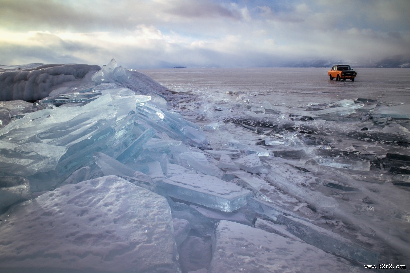冷冻的冰面图片