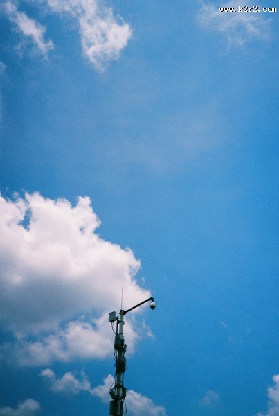 美丽的蓝色天空图片