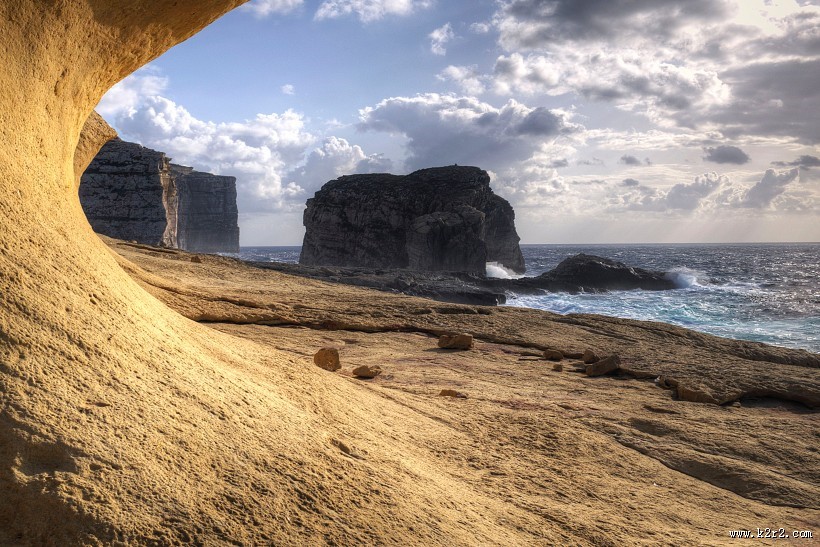 海边的岩石图片
