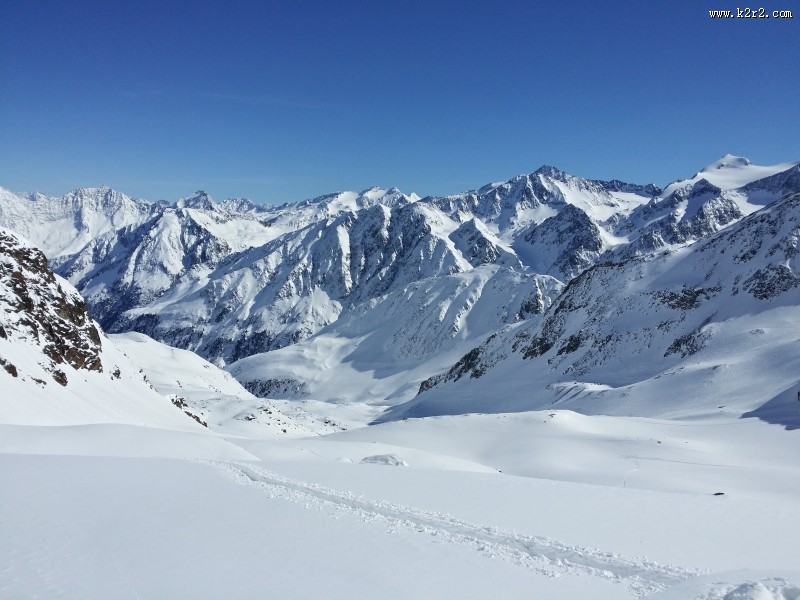 洁白无瑕的积雪图片