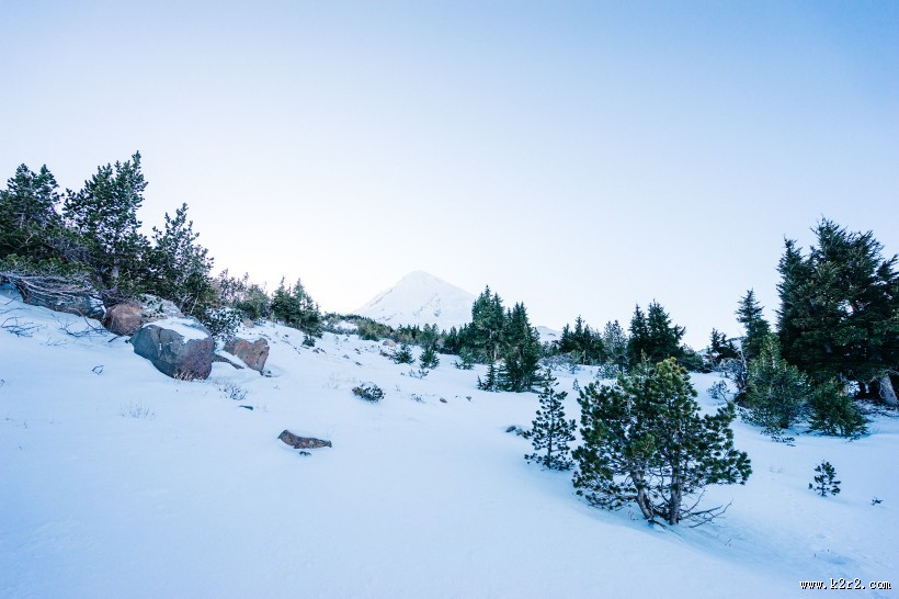 山上的雪景圖片第1張