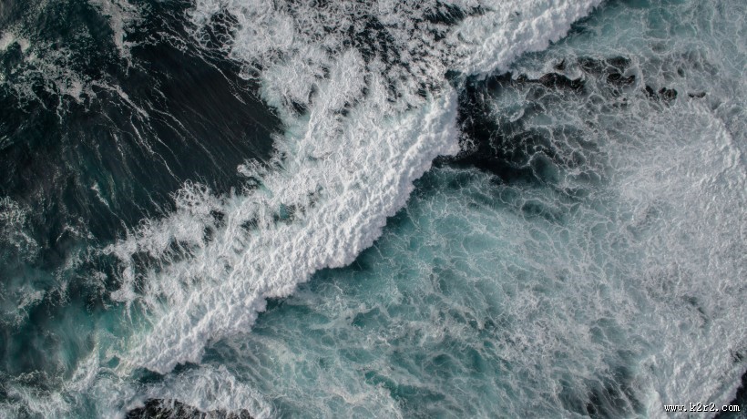 汹涌的浪花图片大全
