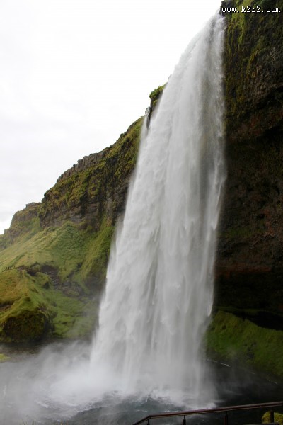 气势磅礴的瀑布图片