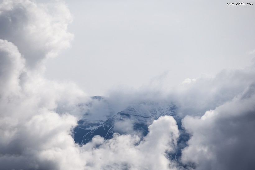 天上美丽的云朵图片