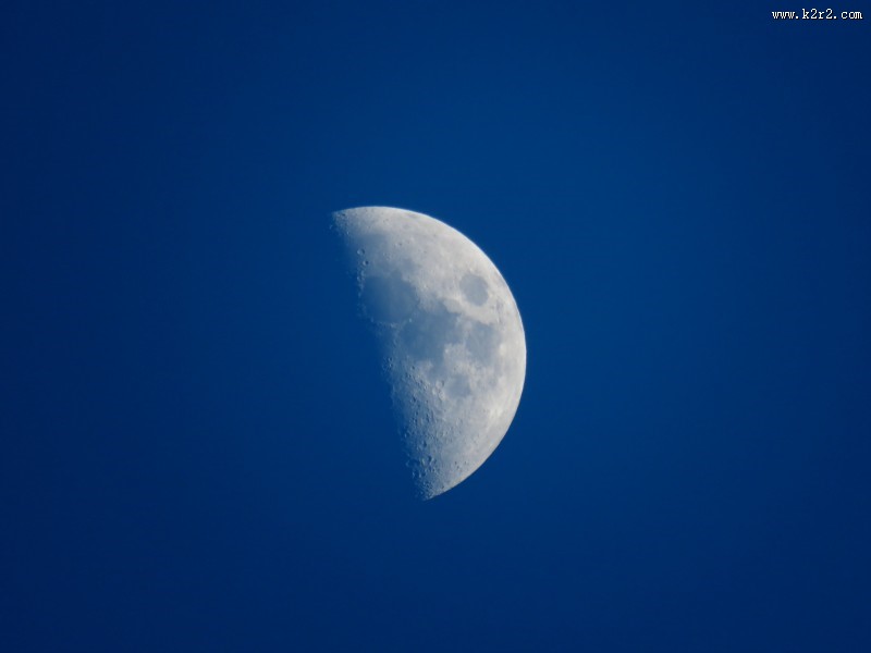 被遮挡住的月球图片