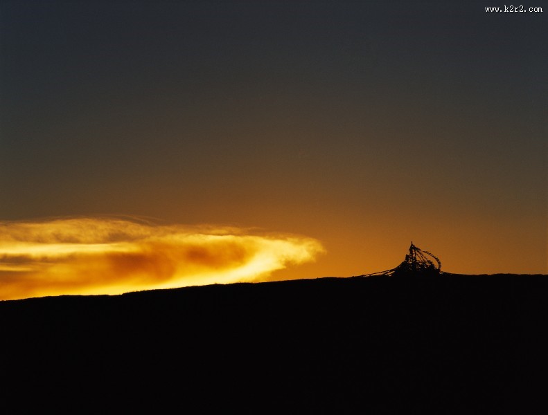 黄昏时天边的云彩图片