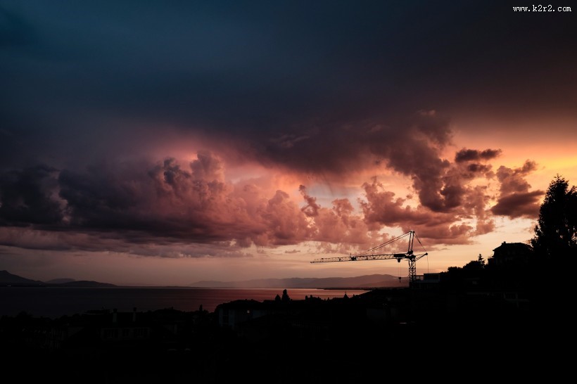 黄昏时天边的云彩图片