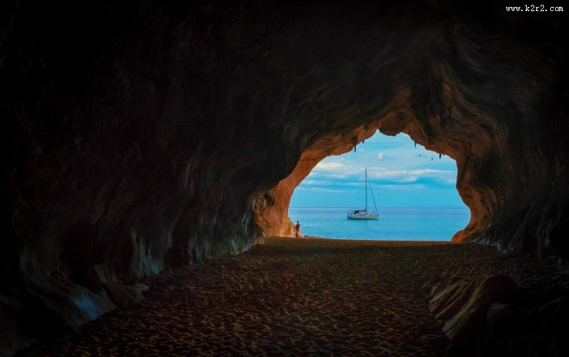 天然形成的山洞图片