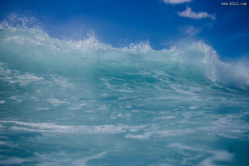 波涛汹涌的大海图片