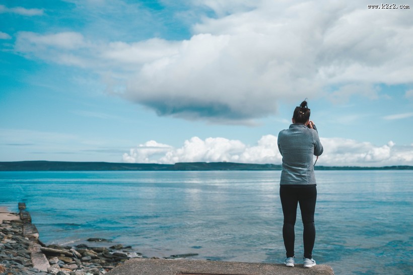 广阔的海面图片
