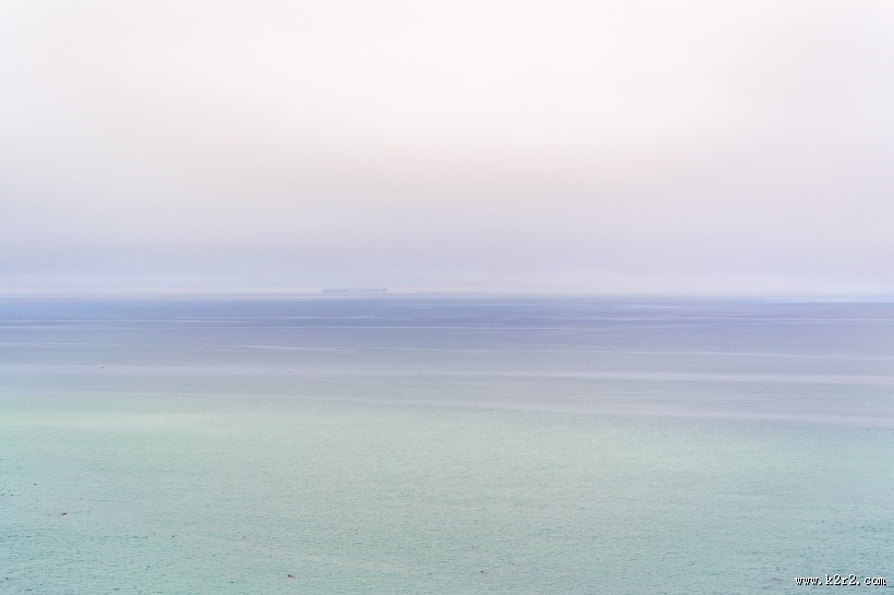 雾气朦胧的海面图片大全