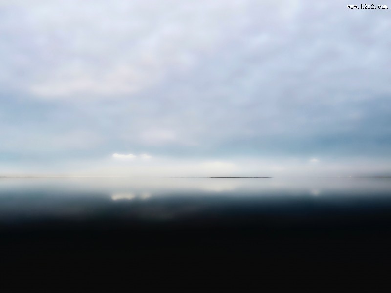 平静的海面图片