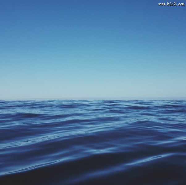 平静的海面图片