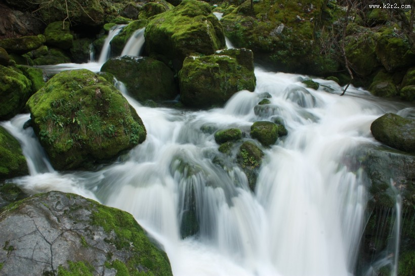 壮观的瀑布高清图片