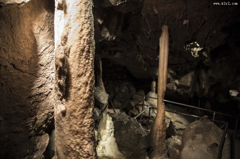 探险石头洞穴图片