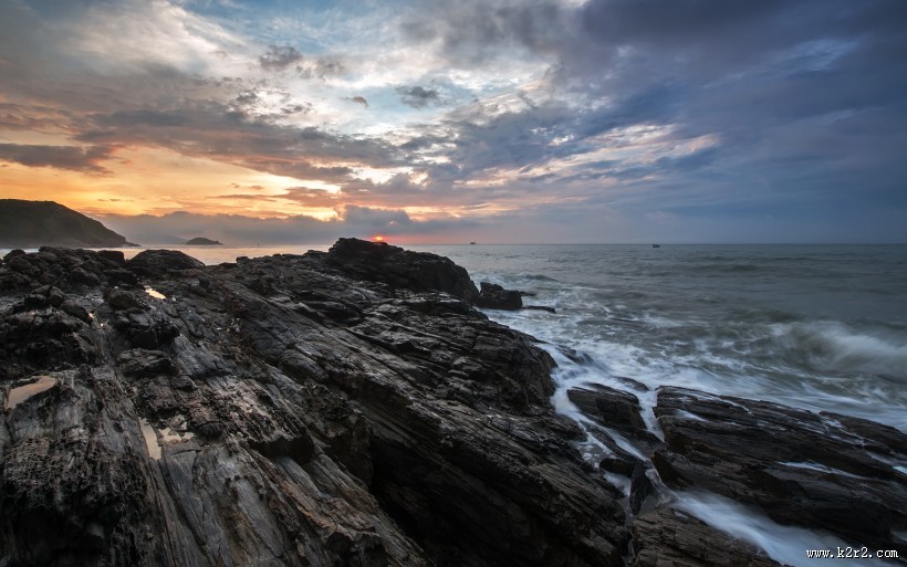寂静的海边图片