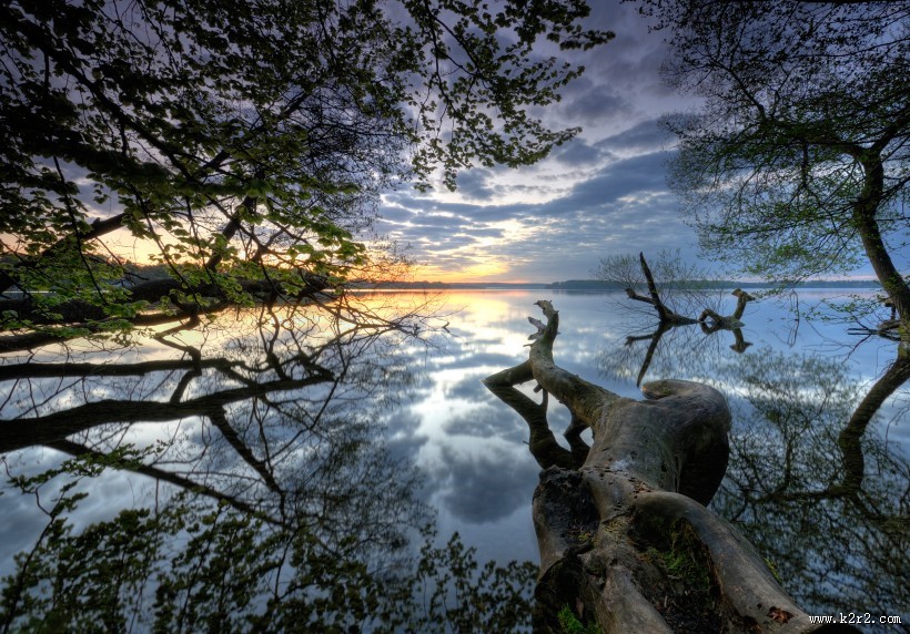 山水湖泊景色图片