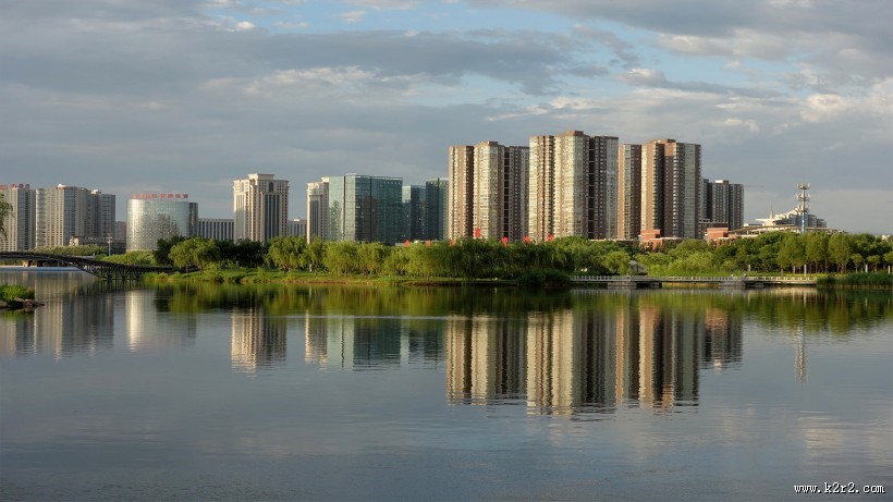 唯美的建筑倒影图片