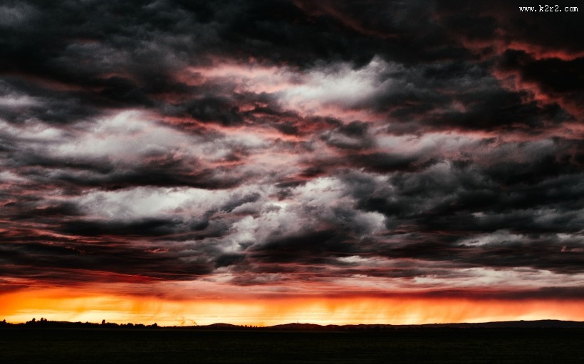 风暴之前的天空图片