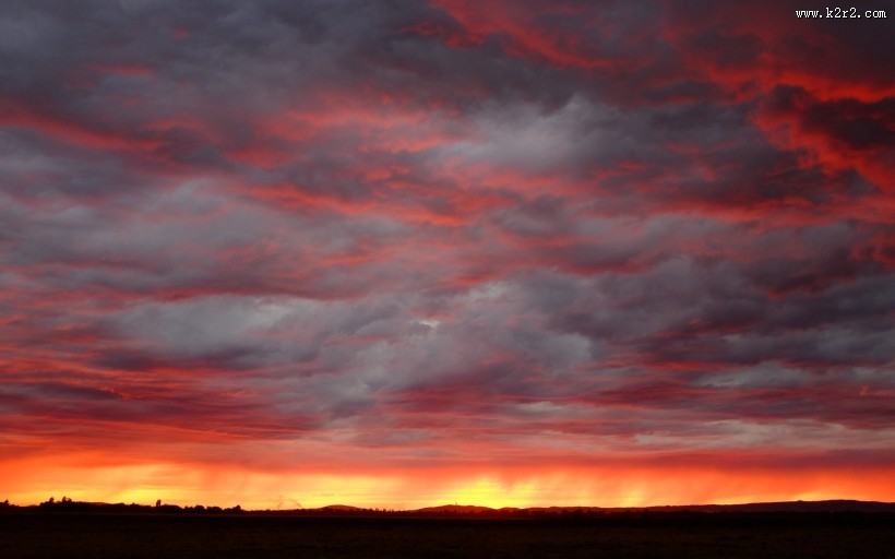 风暴之前的天空图片
