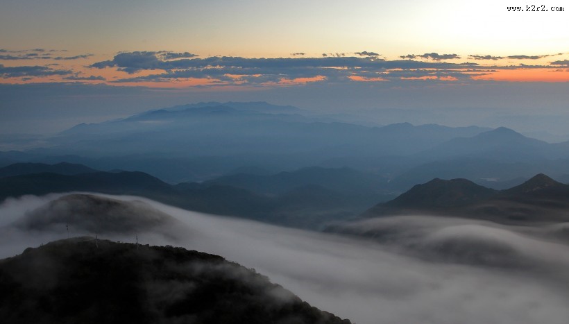 波澜壮阔的云海图片