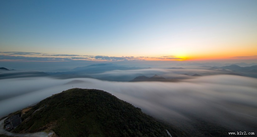 波澜壮阔的云海图片