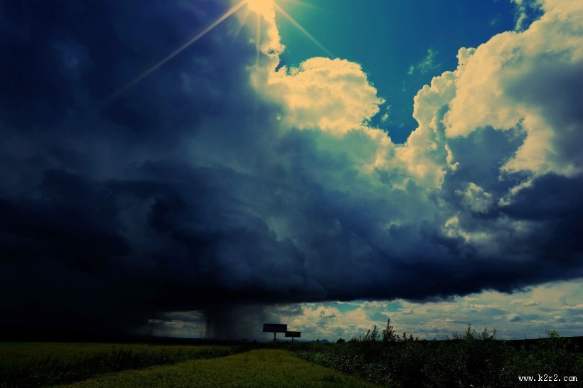风雨前的天空乌云图片