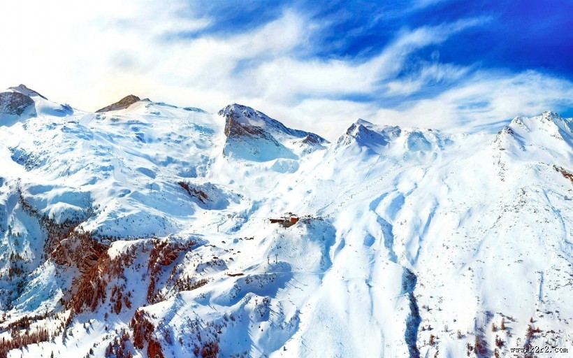 冬季雪山风景图片
