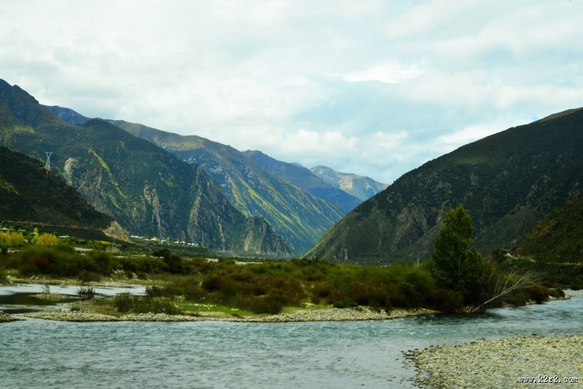 尼洋河风光图片
