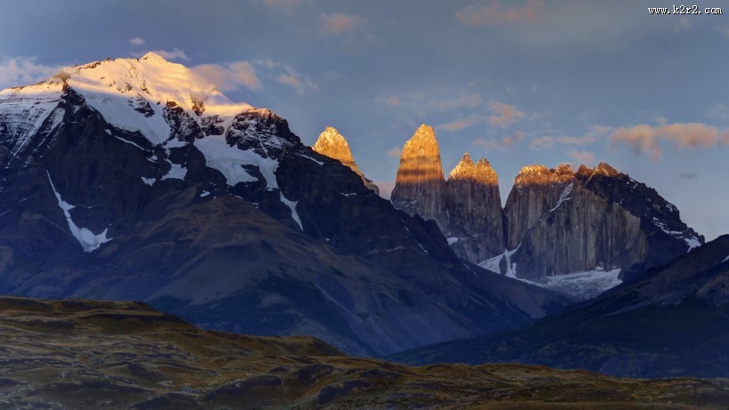 秀丽的山峰山顶风景图片