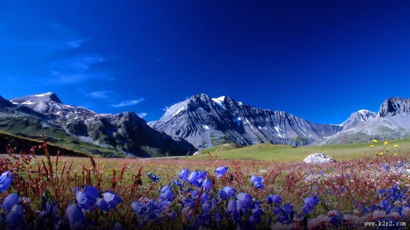 蓝色大自然风景图片