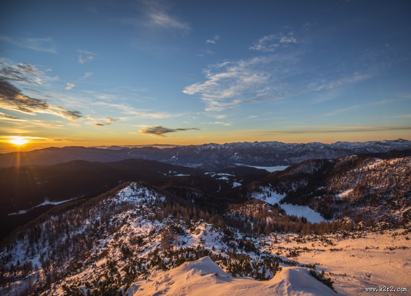 壮阔的雪山图片